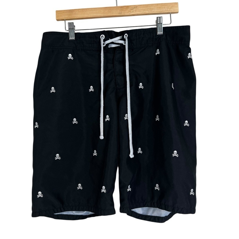 Old Navy Embroidered Skull Crossbones Board Shorts Black Goth Surf Size M